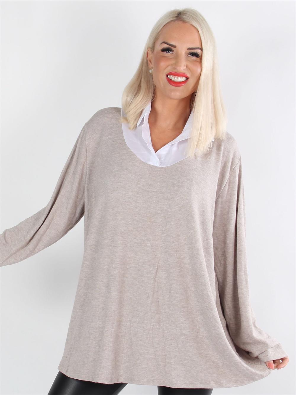 Amani - Armygrøn blød strikbluse med hvid skjortekrave